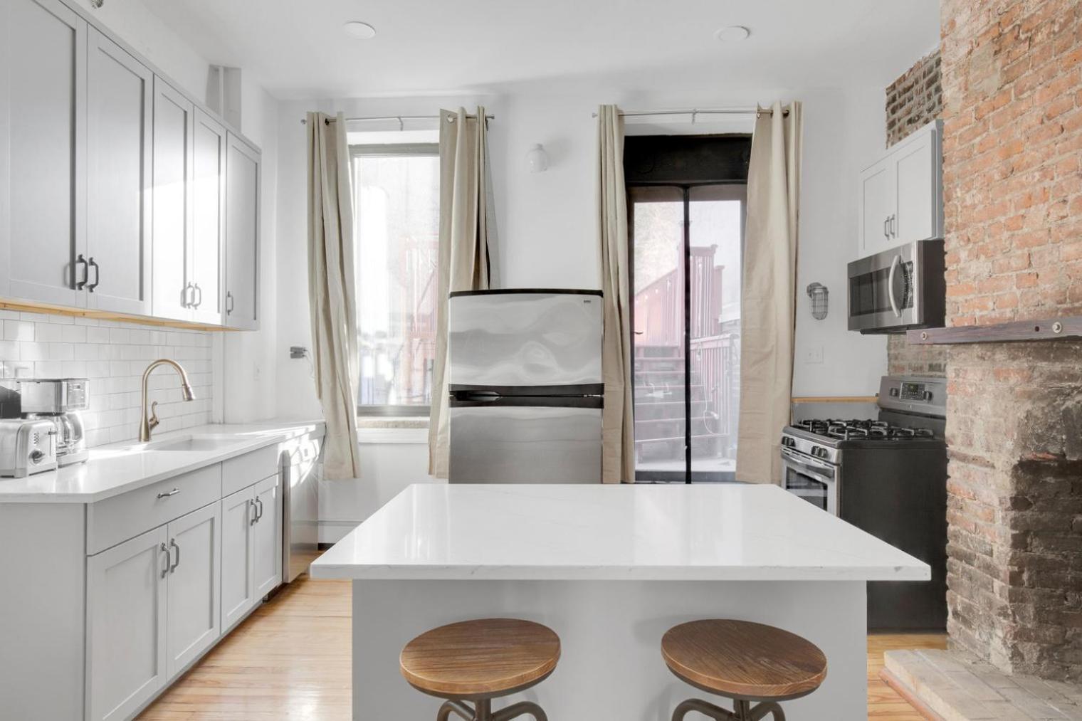 Williamsburg 2br W Wd Private Deck Nr Ferry Nyc-707 Appartement